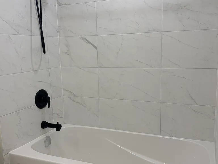 435 George St N #7 — Photo 6
