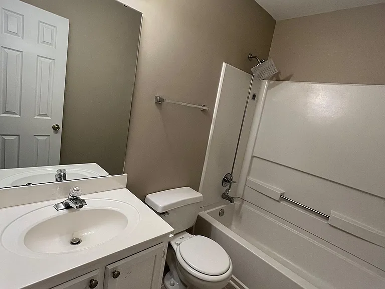 217 Riverwalk Cir — Photo 9