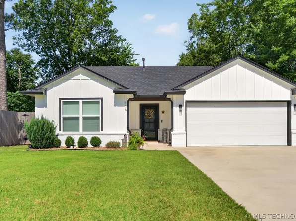 116 S Whitaker St, Pryor, OK 74361