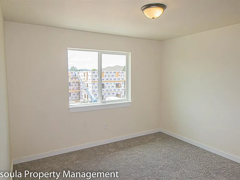 American Way Apartments — Photo 14