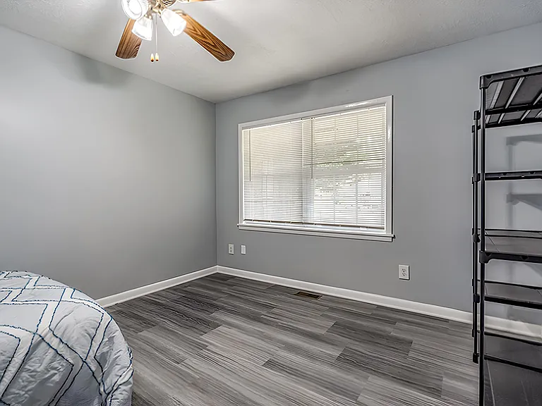 Fern Valley Dr SW — Photo 2