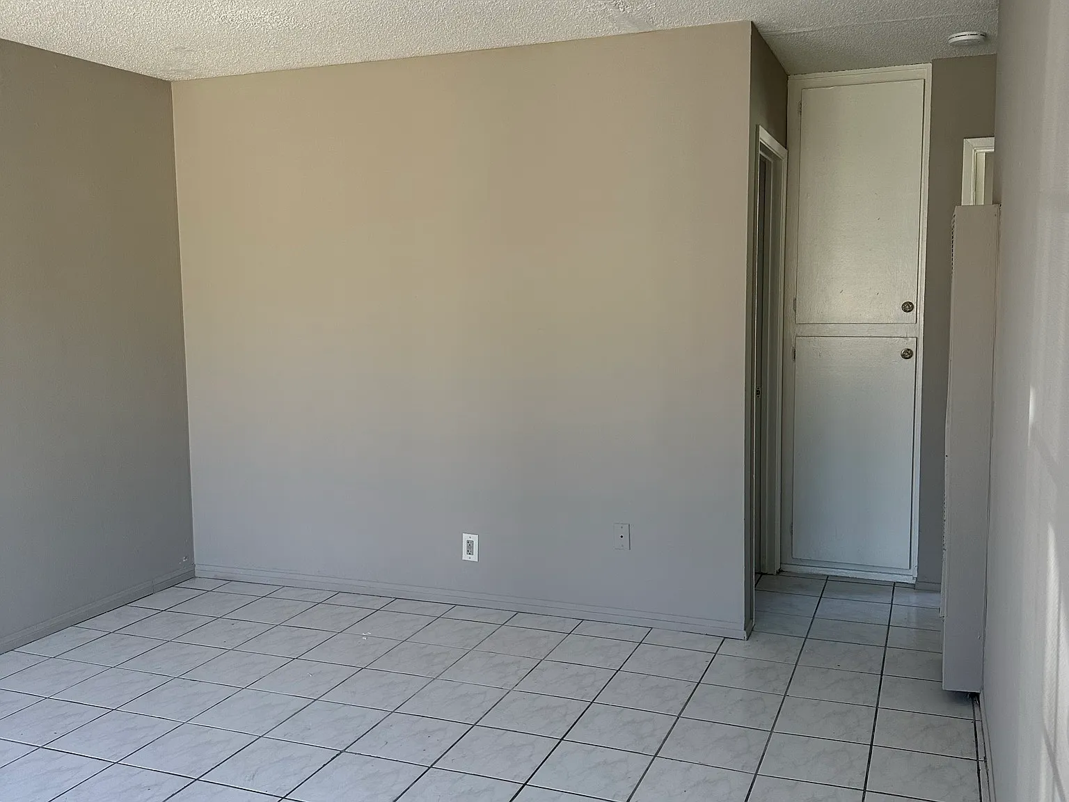 2 bed, 800 sqft, $2,100 — Photo 4