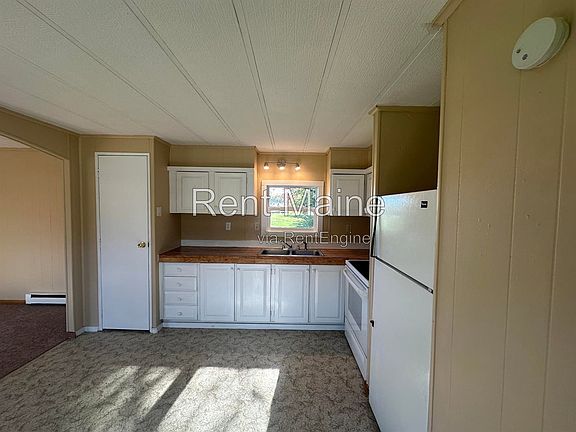 3rd image of 329 Corinth Rd #3