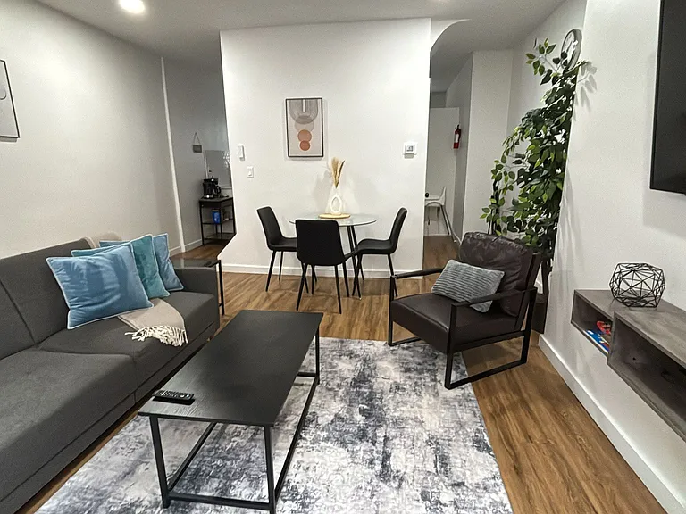523 Alpine Ave — Photo 8