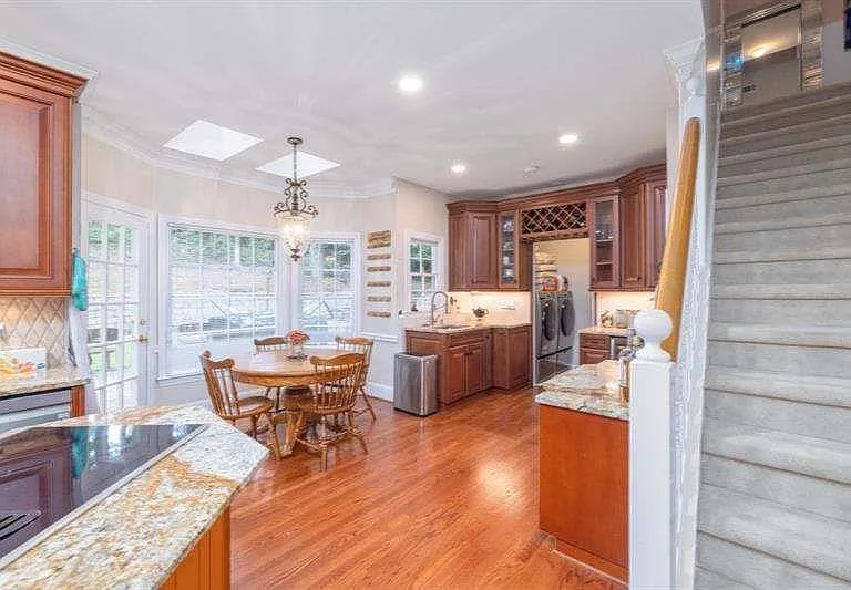 160 Clipper Bay Dr — Photo 7