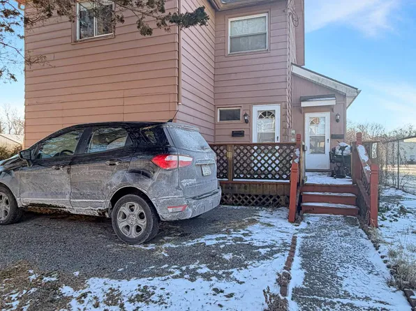 208 E Cherry St, New Castle, PA 16102