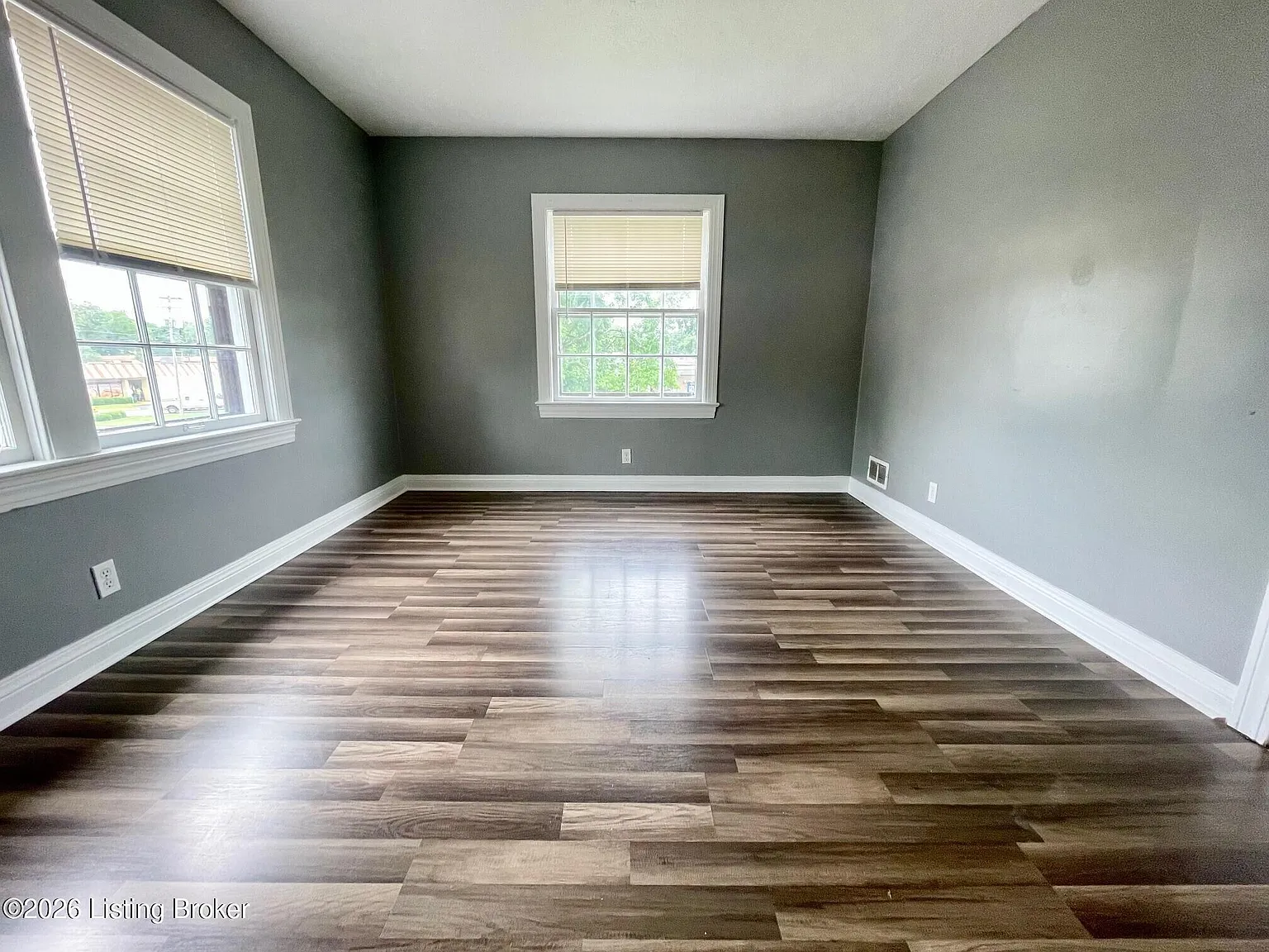 1 bed, 1.0 bath, 650 sqft, $895 — Photo 2