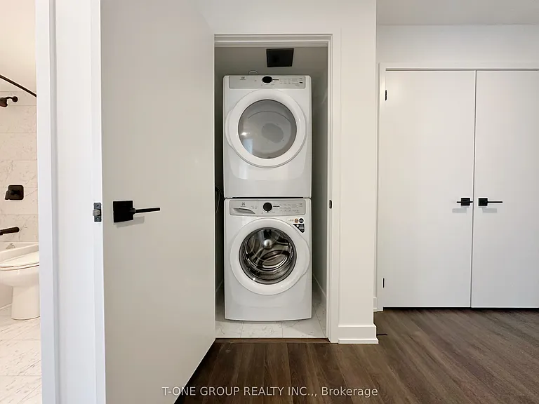 609 Sherbourne St #1804 — Photo 17