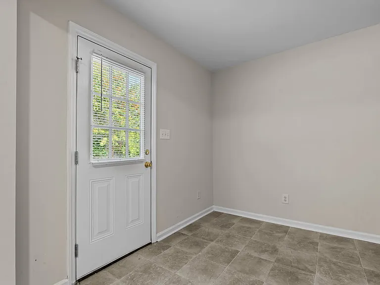 408 Anna St — Photo 12