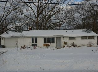 35 Haverhill Ave, Warwick, RI 02886