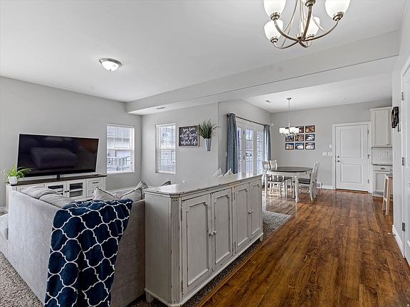 4th image of 10268 S Silver Mine Rd