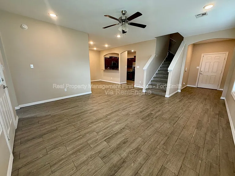 6605 Leightyn Ln — Photo 3