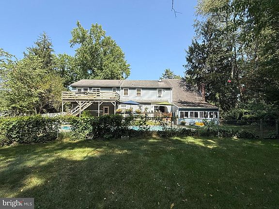 3rd image of 106 Shelly Ln