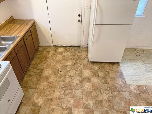 4th image of 222 Alves Ln