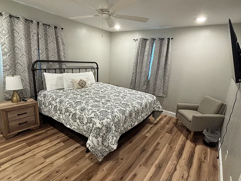 302 Grace Ave #304 — Photo 5
