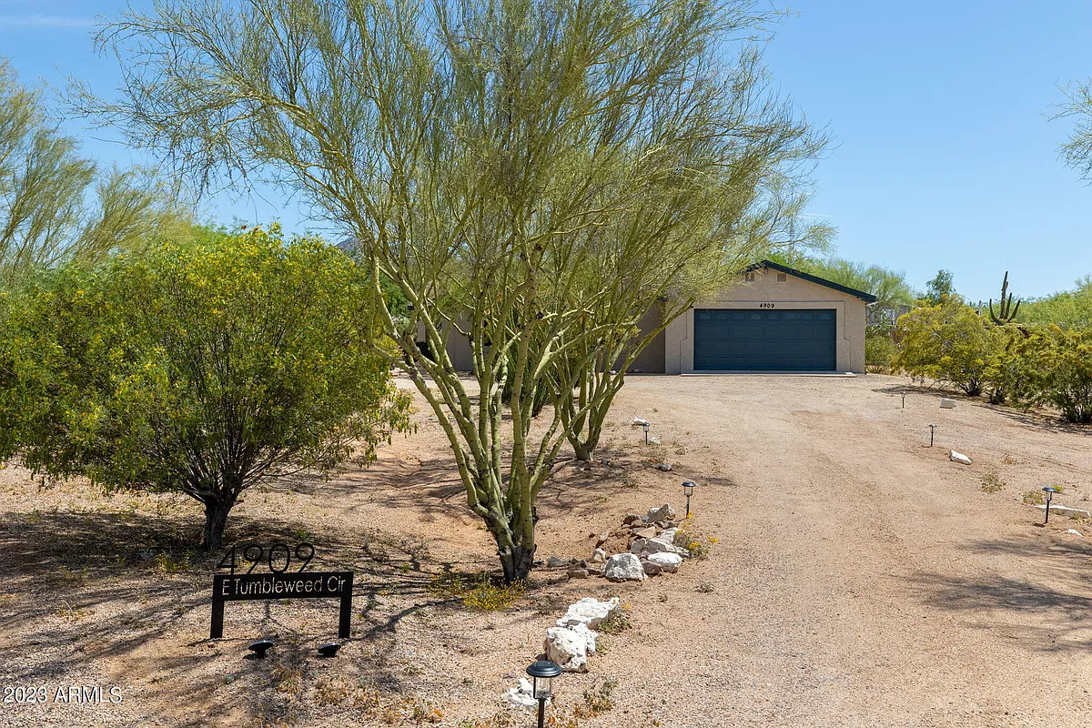 Building Photo - 4909 E Tumbleweed Cir