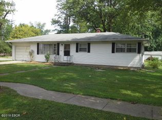 112 W North St, Sesser, IL 62884