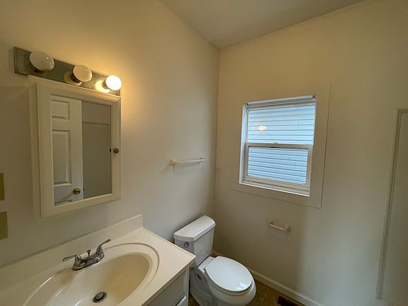 4th image of 301 Howard St