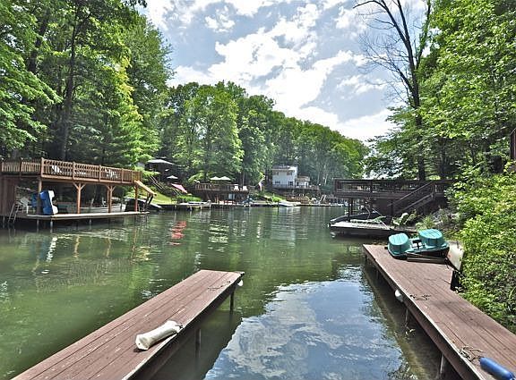 Dock/Lake View