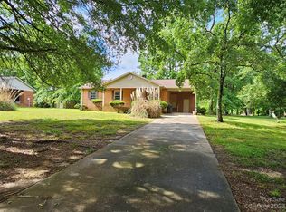 1107 Westgate Dr, Cherryville, NC 28021