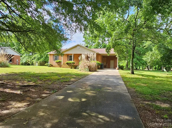 1107 Westgate Dr, Cherryville, NC 28021