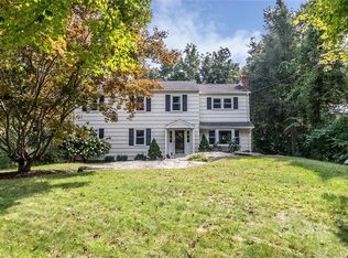 282 Nepas Rd, Fairfield, CT 06825