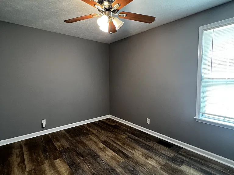 578 Somerset Ln — Photo 7