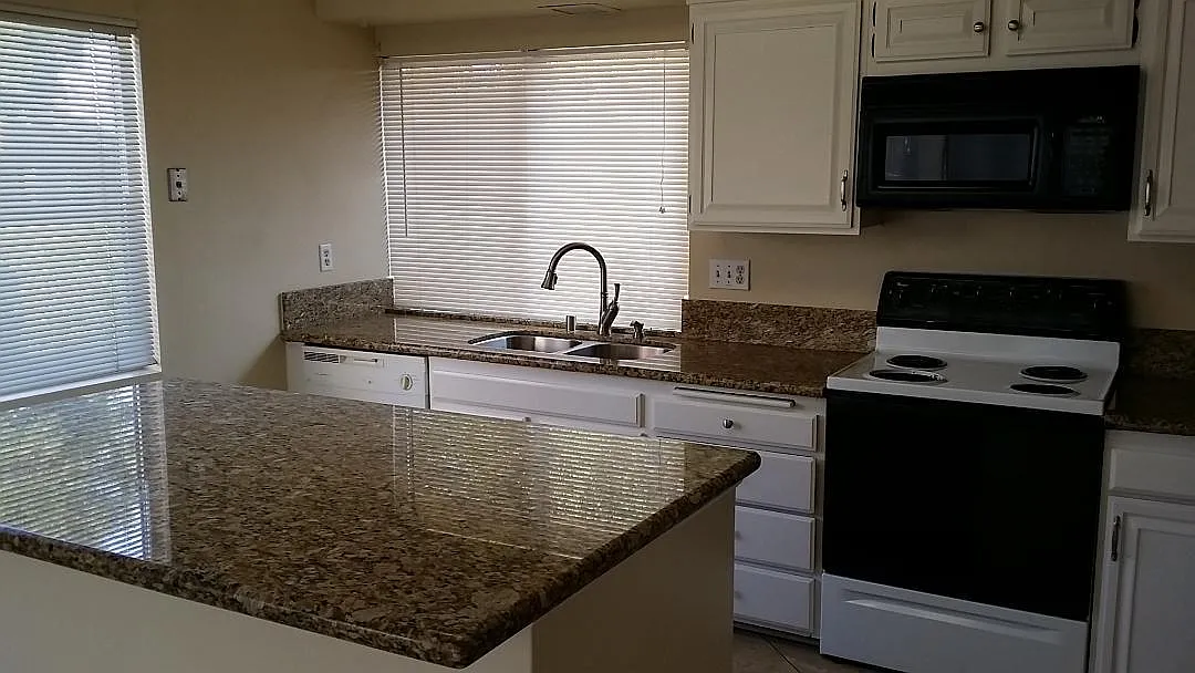 5740 Avenida Circo — Photo 4