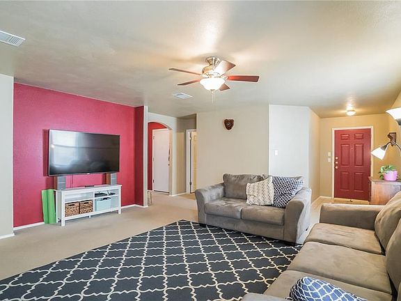 4th image of 310 Ashbury Dr