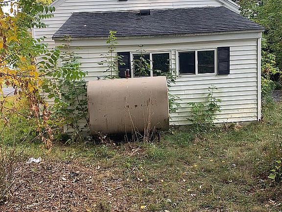 3rd image of 56 Clinton St