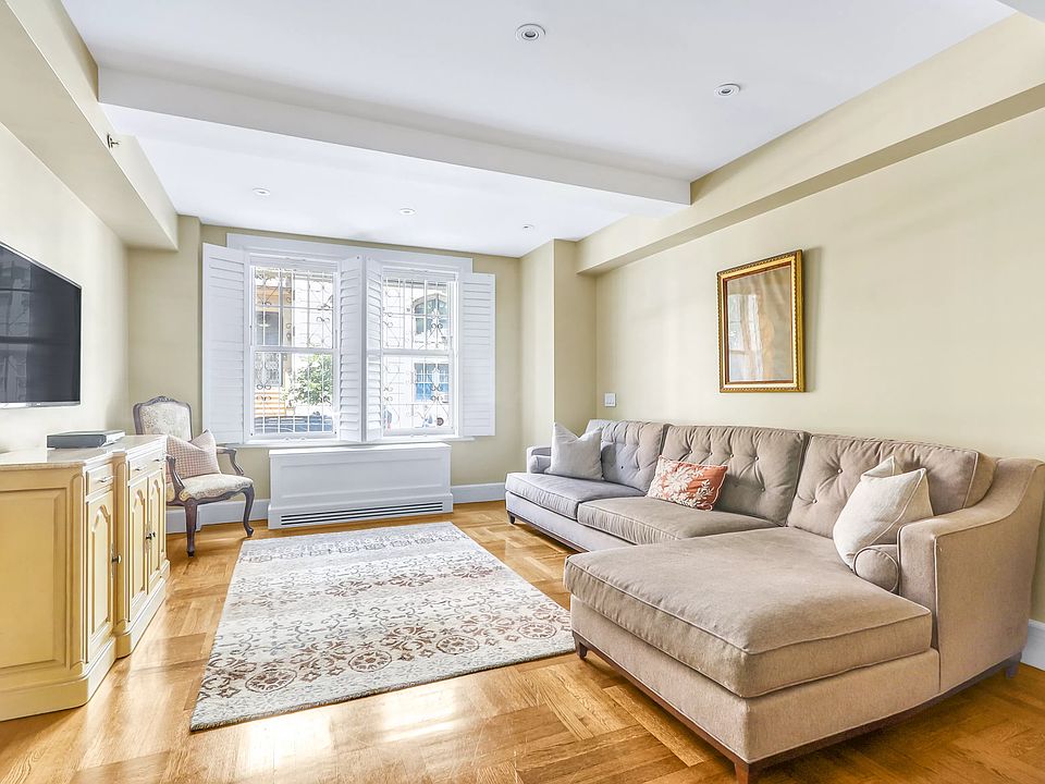 1st image of 27 W 72nd St Floor 2