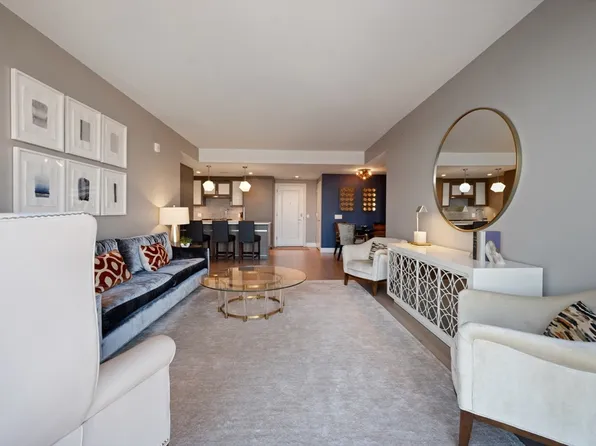 100 Lovejoy Wharf Unit 6J, Boston, MA 02114