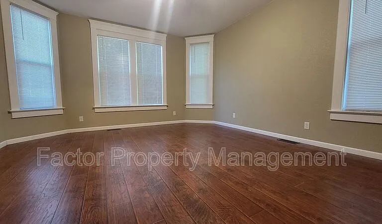 730 N Broad St — Photo 3