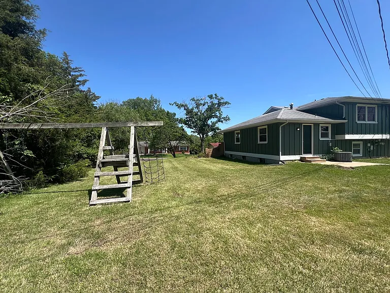 2401-2403 Calico Ln — Photo 17