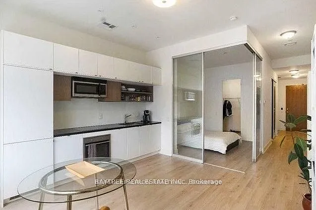 111 Saint Clair Ave W #1026 — Photo 2