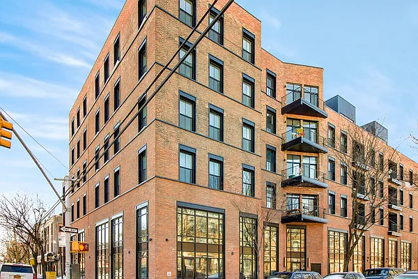 Rented by EXR | media 102