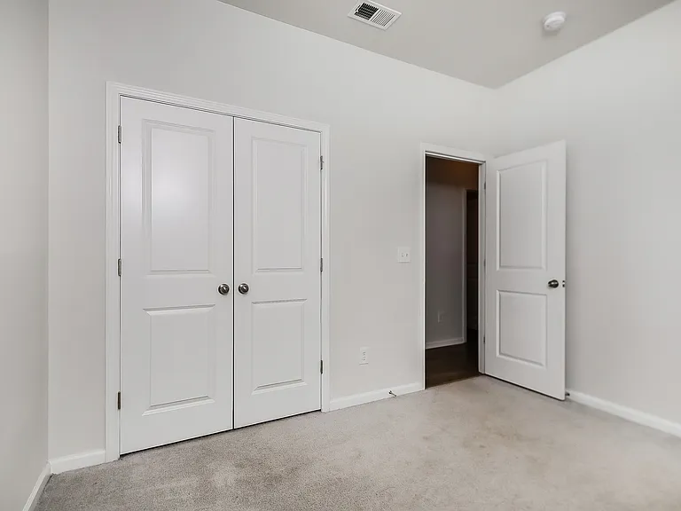 120 S Reindeer Rd — Photo 10