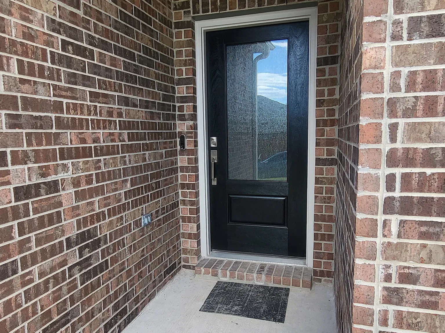 4 bed, 2100 sqft, $2,450 — Photo 3