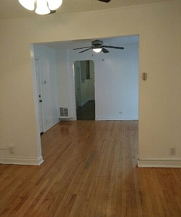 4th image of 3129 N Richmond St #2