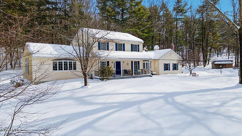 3rd image of 698 Fischer Road