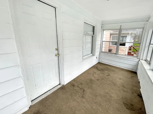 1709 Maplewood Ave, Lansing, MI 48910