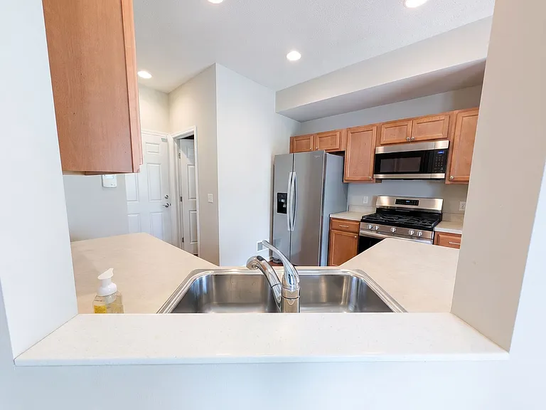 991 Croghan Way — Photo 5