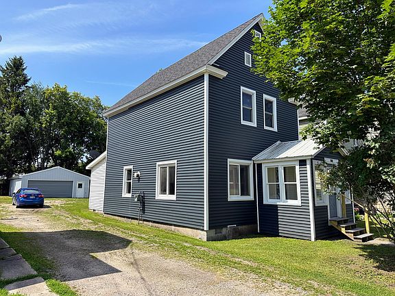 2nd image of 1068 E Portage Ave