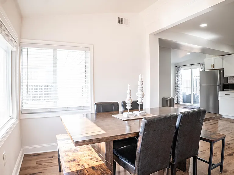 3720 Taft Ave — Photo 8