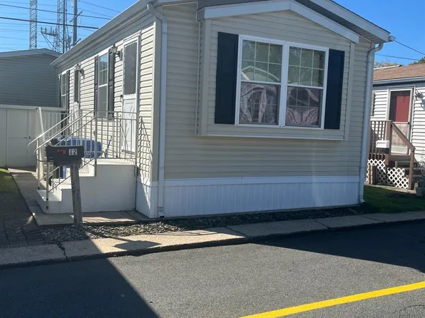 12 Freddie Ave, Avenel, NJ 07001