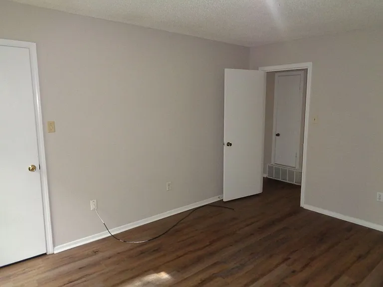 5163 Haynes Dr — Photo 15