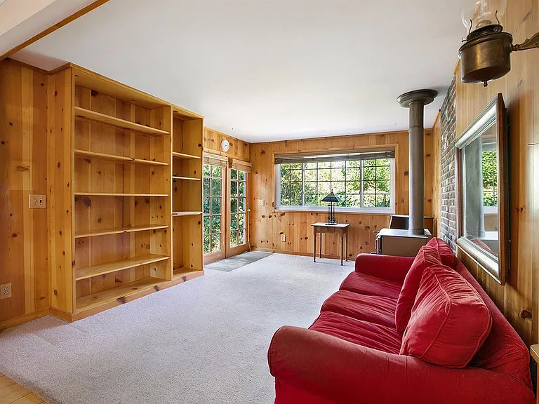TV/playroom