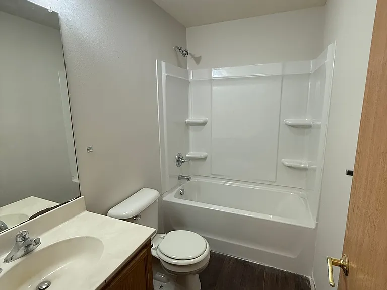 219 Crystal St — Photo 29