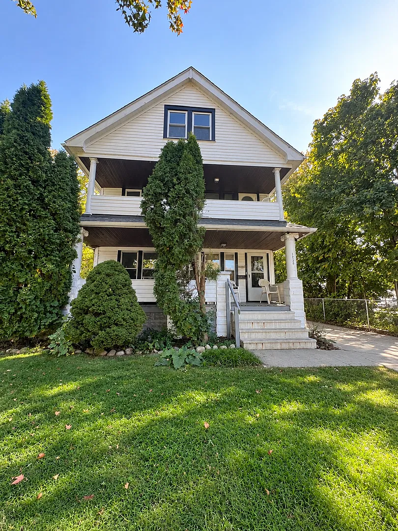 16108 Parkgrove Ave — Photo 1
