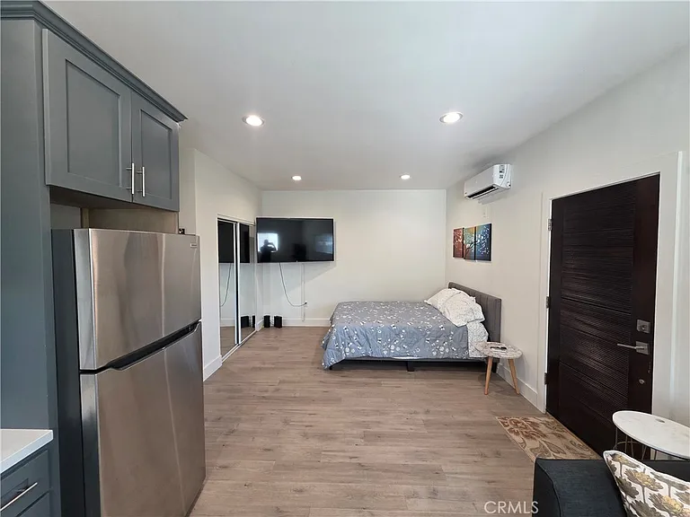 6956 Glade Ave — Photo 3